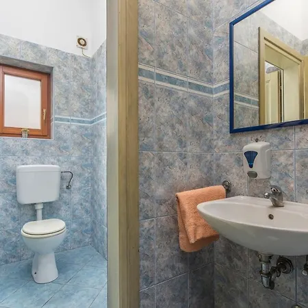 וילה Spacious Perkovic With Private Pool And Jacuzzi Smoljanci