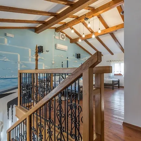 וילה Spacious Perkovic With Private Pool And Jacuzzi