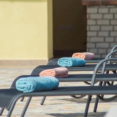 וילה Spacious Perkovic With Private Pool And Jacuzzi