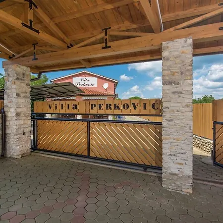 וילה Spacious Perkovic With Private Pool And Jacuzzi *