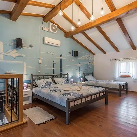 וילה Spacious Perkovic With Private Pool And Jacuzzi
