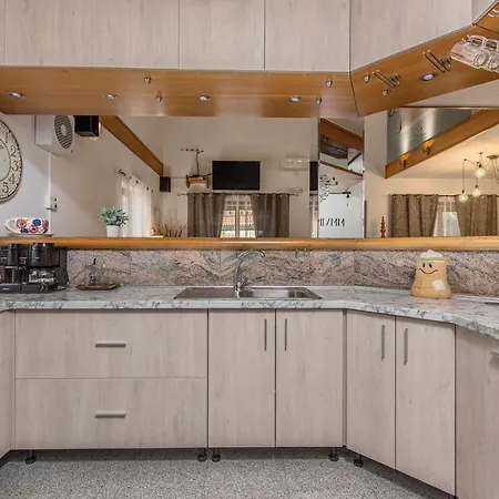 וילה Spacious Perkovic With Private Pool And Jacuzzi