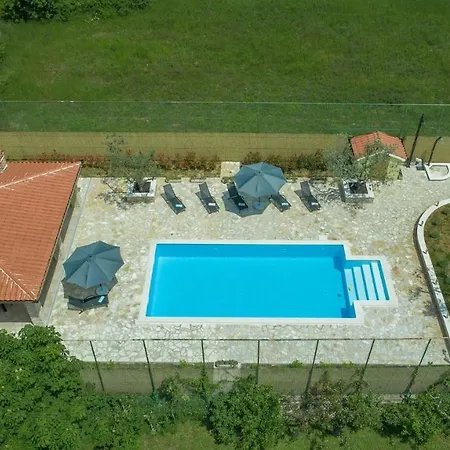 וילה Spacious Perkovic With Private Pool And Jacuzzi *